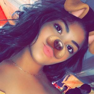 Meet your Posher, Dayana